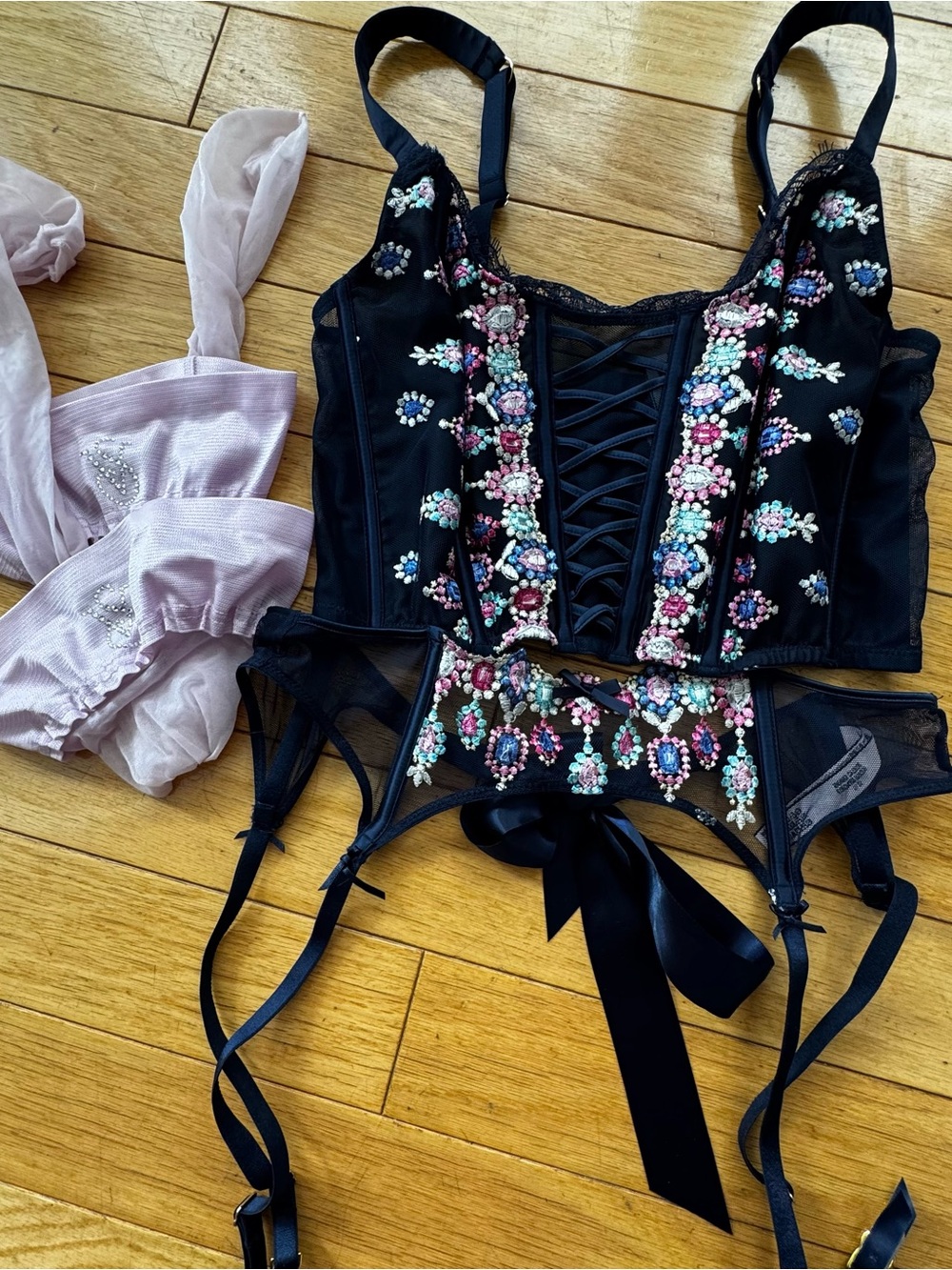 Victoria’s Secret Dream Angels Embroidered Corset Lingerie Set with Stockings
